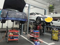 -爱车行 奥迪 奔驰 宝马 保时捷 路虎 专业 维修保养 原厂 奥迪改装升级 中心(静安店)