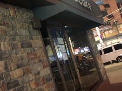 门面-红跑车蛋糕世界(网巾市店)