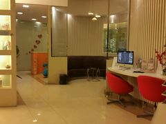 -瑞尔齿科(上海长风大悦城店)