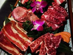 黑牛六拼-明洞阿姨·韩式酱蟹烤肉·创意料理(三元桥店)