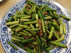 蒜苗肉丝-东兴寒舍老北京炸酱面(三里河路店)