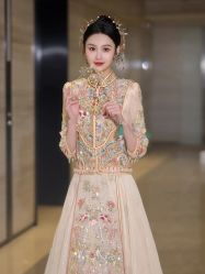 -不晚国际婚纱礼服