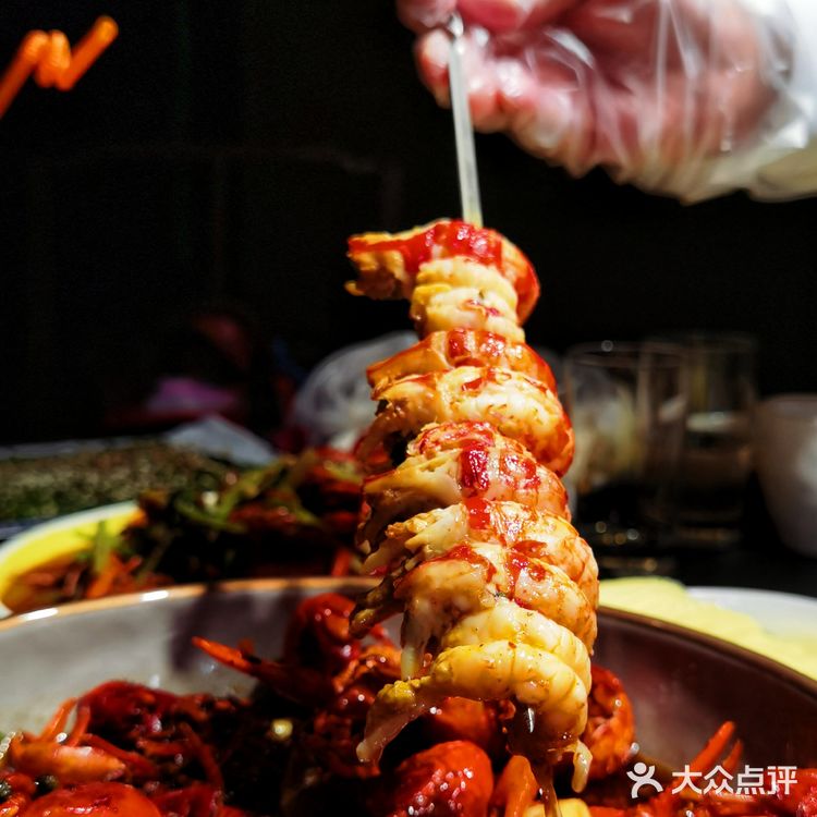 有好声音歌手驻唱的网红小龙虾乐园,还是闵行热门榜第一!