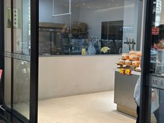 -蓝小轩蛋糕·面包(趣春店)