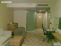 从窗口看向门口-北京民族园葉子里酒店(鸟巢店)