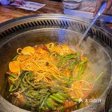 吃一次就沦陷的正宗东北铁锅炖~