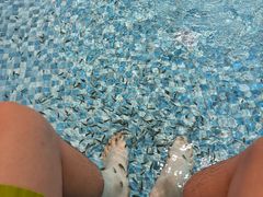 -涨巢·潮玩水疗局