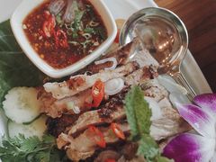 烤猪颈肉-Chom Cafe and Restaurant