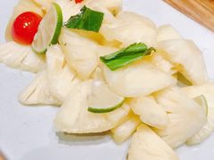 青柠檬拌鲜菠萝-云海肴云南菜·蒸汽石锅鱼(北京良乡华冠店)