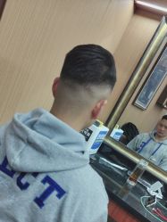 -纯剪男士理发馆·烫染专业店