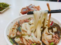 鲜蘑海带肉丝刀削面-东方削面(市政府店)