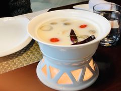 椰汁香茅鸡汤-食肆&Fourteen(武林夜市店)