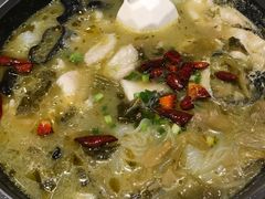 -渝是乎酸菜鱼(龙旗购物中心店)
