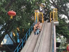 -顺德大良半月城游乐场