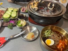 -围炉肉舍•炭烤活鳗•丹东海鲜烤肉(步行街店)