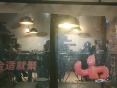 门面-何师烧烤Pro·30年老品牌·川菜·香辣蟹(太古里旗舰店)