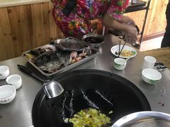 -屯老二农家铁锅炖·行业领军者(梅江店)