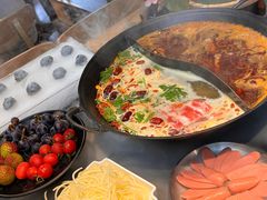 -鹿鸣山草本茶香火锅(园西路店)