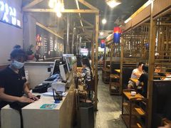 大堂-唯成•韩国炭火烤肉 유성고기