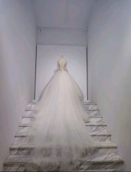 -Renee芮亦婚纱