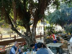 露天位-汤锅大王(新平曹苏黄牛汤锅有限公司)