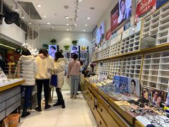 -沫芮眼镜·蔡司官方授权店(人民广场店)