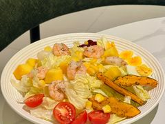 虾仁芒果沙拉-向森咖啡·蛋糕·简餐