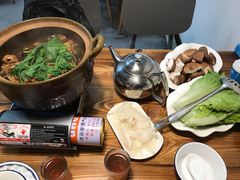 -食爺炭炉鸡煲·烧烤