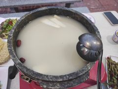 -墨脱石锅椰子鸡•香草鸭•东山羊(大东海店)