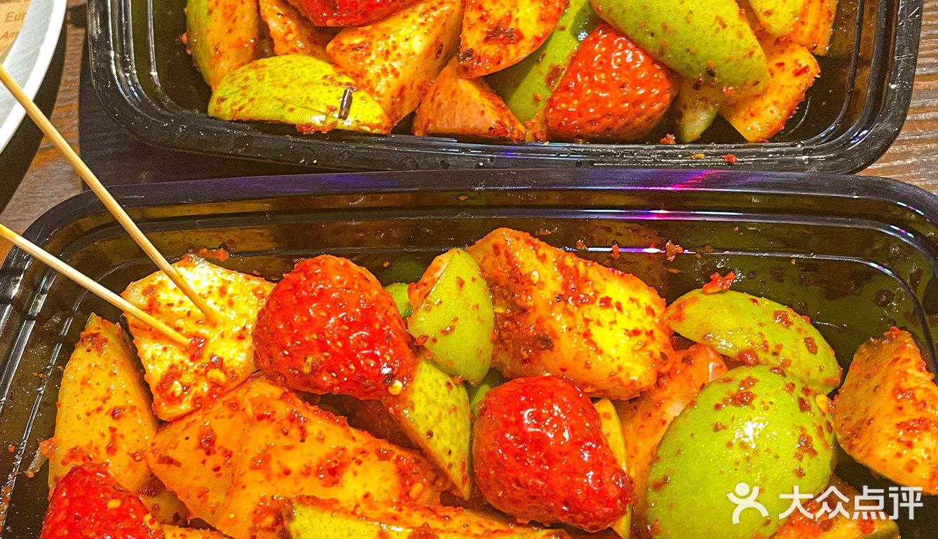 他家的甜品也不戳，hin解辣～一边听歌，一边看下雪