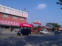 -健龙森俱乐部·游泳·健身·羽毛球综合体育馆