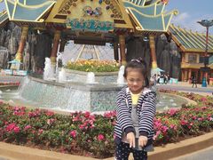 -七彩云南欢乐世界