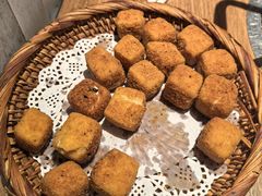 椒盐黄金豆腐-炉角·鲍鱼牛腩煲(国贸商城店)