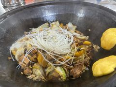 -粘豆包柴火铁锅炖
