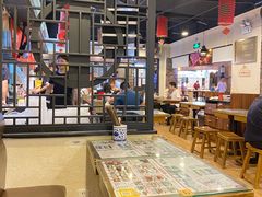大堂-双燕楼·手工馄饨·汤面小吃(世纪汇店)