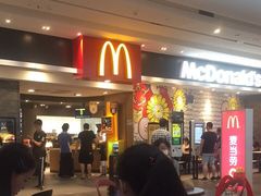 等位区-麦当劳(皇岗路店)