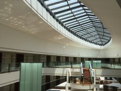 -上海滴水湖皇冠假日酒店