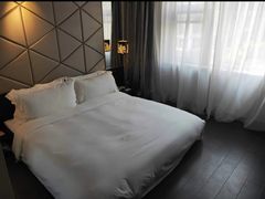 -桔子酒店(上海西藏北路地铁站店)