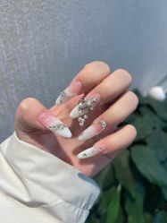 -赢韵美甲美睫瑞士净斑中心