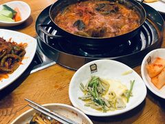-喇喇排骨火锅·传统韩式脊骨汤(望京西园总店)