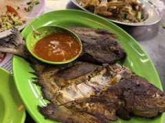 -明记烧鱼美味店