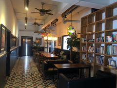 -拖板鞋咖啡旅行酒店(春熙路地铁站店)