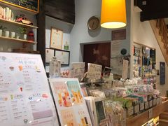 -猫的天空之城概念书店(杭州南宋御街店)