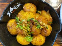 粉糯小土豆-黑白电视长沙小吃(美林M·LIVE天地东座店)