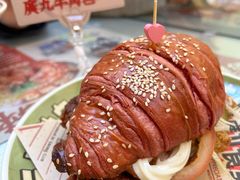 特大广九牛角包-广九餐室(陈家祠扬韬广场店)