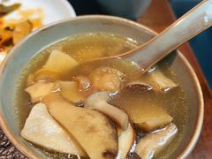 -菌自由丨野生菌火锅特色庭院餐厅(丽江古城店)