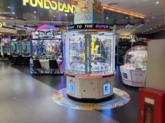 -反斗乐园π·电玩·高空拓展·蹦床(龙华天虹店)