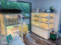 面包甜点陈列柜-三三烘焙坊(滨江店)
