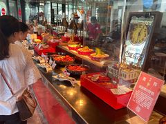 自助取餐区-东方明珠·可口可乐欢乐餐厅