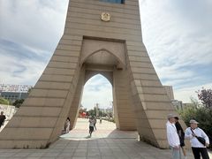 -霍尔果斯国门景区